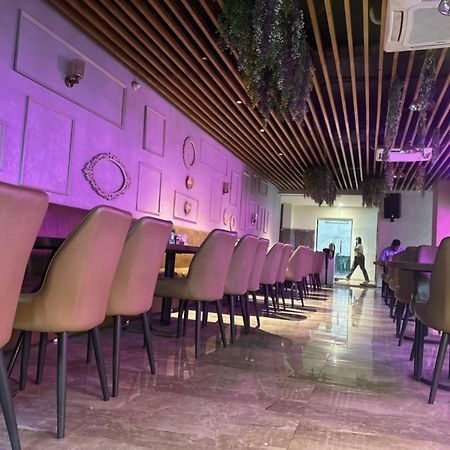 Hotel Merakee - Near Dahisar Mira Road Mumbai Exteriör bild
