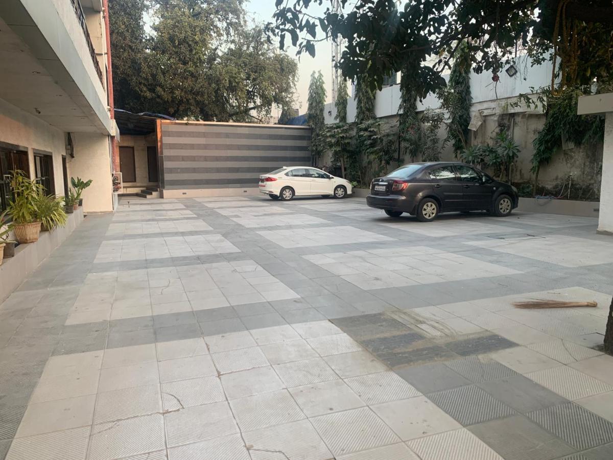 Hotel Merakee - Near Dahisar Mira Road Mumbai Exteriör bild